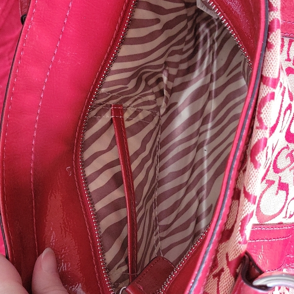 GUESS Purse - Picture 3 of 3